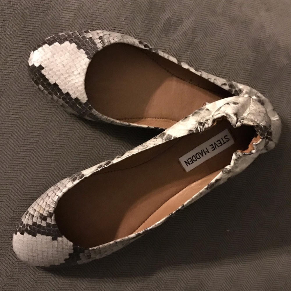 Steve Madden Koool Grey Flats Size 8